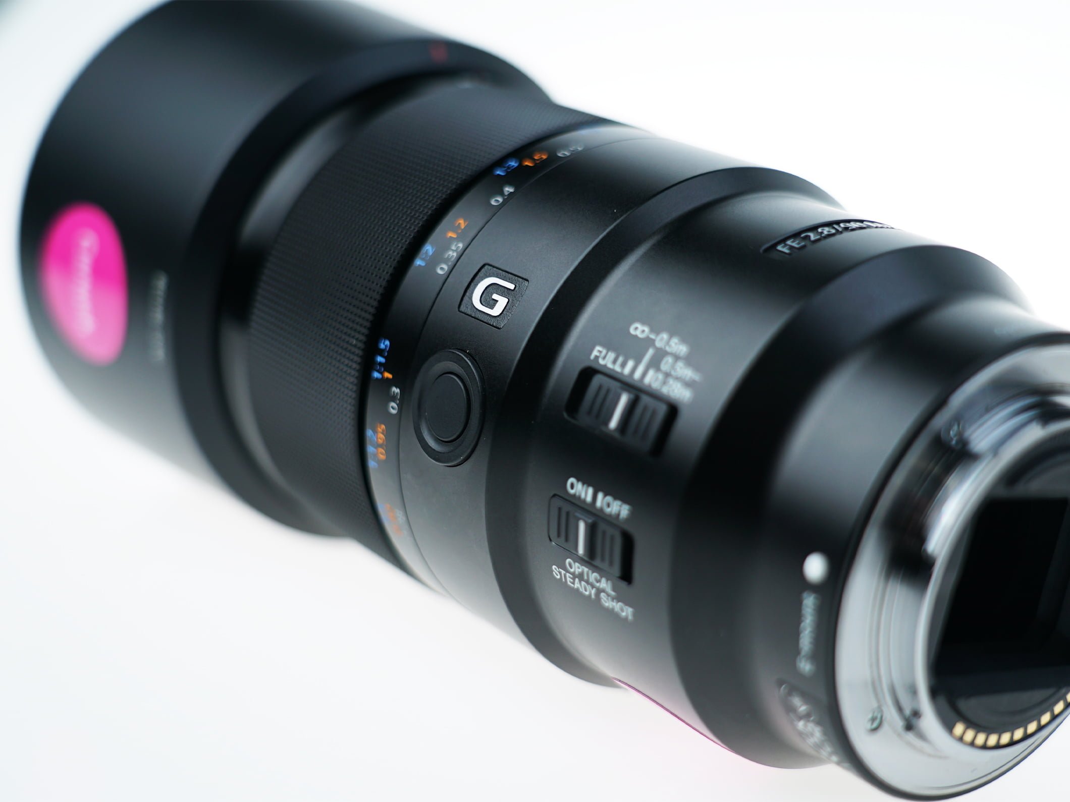 Sony FE 90mm f/2.8 Macro G OSS Lens